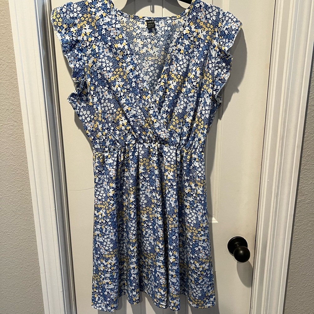 💰 5/$20!! SHEIN Blue and Yellow Floral V-Neck Dress women’s sz Large